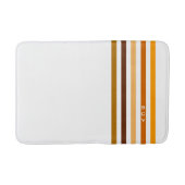 Tan Brown Orange Vertikal Stripes Monogramm Badematte (Vorderseite)