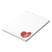 Tan Chihuahua mit einer Bogen-Krawatte im roten He Notizblock (Rotiert)