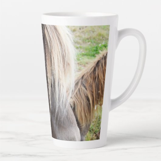 Tan Colored Shetland Pony, Milchtasse (Rechts)