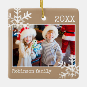 Tan Foto von Border White Snowflakes Holiday Keramikornament