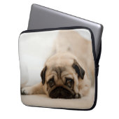 TAN-Frau-Mops Laptopschutzhülle (Vorderseite Links)