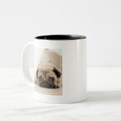 TAN-Frau-Mops Zweifarbige Tasse (Vorderseite Links)