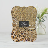 Tan Gold Leopard Animal Print Glitzer Hochzeit Einladung (Stehend Vorderseite)