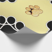 Tan und schwarze Pfoten auf goldenem Hintergrund # Geschenkpapier (Ecke)