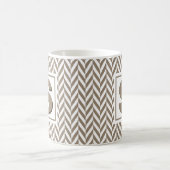 Tan White Herringbone Monogram Kaffeetasse (Mittel)