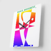 TANCE_DIFFERENT_Rainbow Quadratische Wanduhr (Winkel)