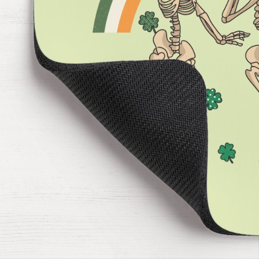 Tancing Skeletons St Patrick Mousepad (Ecke)