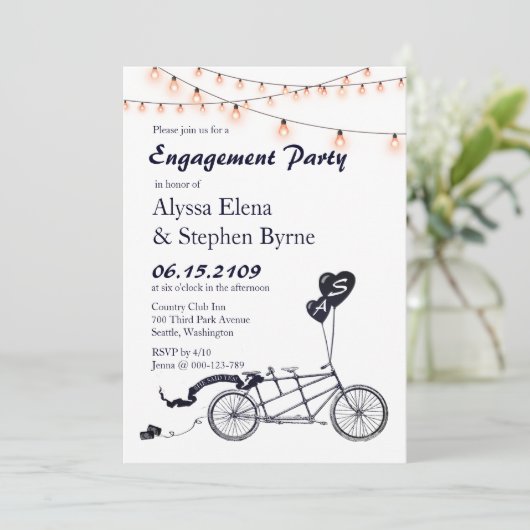 Tandem Bicycle String Lights Engagement Party Einladung (Stehend Vorderseite)