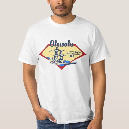 Tandem, das hawaiische Typ-T - Shirts surft (Vorderseite)