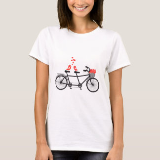 Tandemfahrer mit niedlichen Liebesvögeln T-Shirt