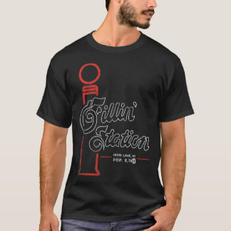 Tankstelle in der Dunkelheit T-Shirt