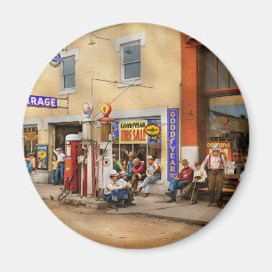 Tankstelle - Plaudern in einer Kleinstadt 1941 Magnet