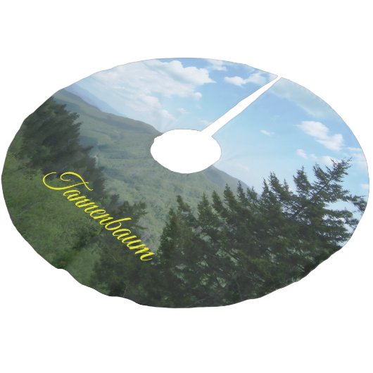 Tannenbaum Mountain Scene Christmas Tree Skirt Polyester Weihnachtsbaumdecke (Schrägansicht)