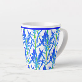 Tansy (L) auf einer kleinen Latte Mug Milchtasse