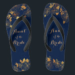 Tante der Bride Gold Foliage Navy Blue Badesandalen<br><div class="desc">Diese wunderschönen Tante der Braut goldblättrigen Marineblaps haben einen dunkelblauen Hintergrund, der mit einem aufwändigen Muster aus goldblühenden Pflanzen und einer anpassbaren modernen Typografie geschmückt ist. Die Kombination der reichen Marine mit dem schimmernden Gold schaffen eine elegante und luxuriöse Ästhetik. Es ist ein schönes Geschenk für Ihr Brautparty. Anzeigen der...</div>