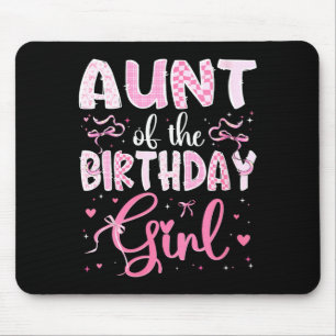 Tante der Geburtstagsfeiererin in passendem Rosa Mousepad