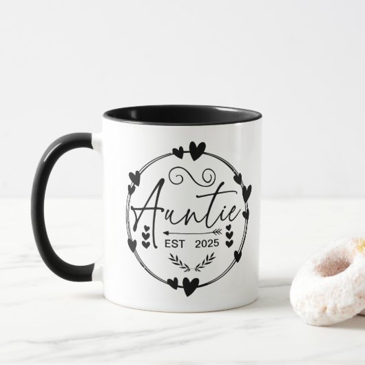 Tante Est 2025 Pregnancy Ankündigung Tante Funny Tasse (Mit Donut)