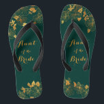 Tante of the Bride Emerald Green & Gold Wedding Badesandalen<br><div class="desc">Diese wunderschöne Tante der Braut-Smaragdgrün und goldblättrige Flip-Flops mit goldenem Blattmuster und moderner Typografie auf zeitlosem dunkelgrünen Hintergrund. Es ist ein schönes Geschenk für Ihr Brautparty. Anzeigen der Auflistung auf dieser Seite, um passende Elemente zu finden. Staffel es mit deinen Informationen anpassen. Wenn Sie gewollt haben, um den Stil, die...</div>