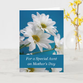 Tante on Mothers Day mit White Daisies on Blue Sky Karte (Gelbe Blume)