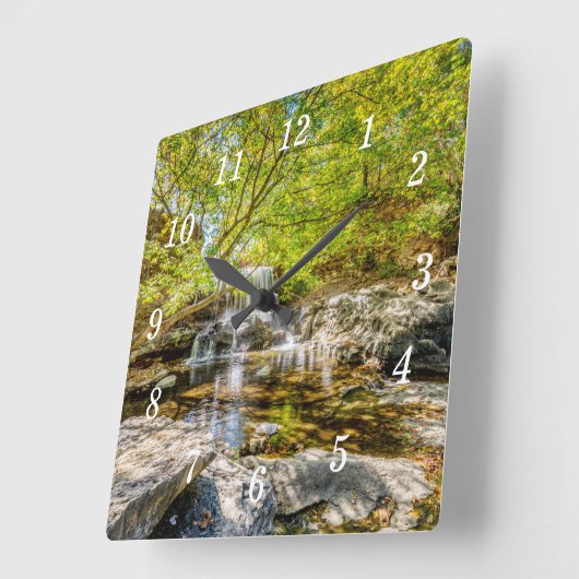 Tanyard Creek Wasserfall im Fall der Mauer Quadratische Wanduhr (Winkel)
