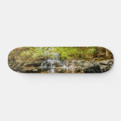 Tanyard Creek Wasserfall im Herbst Skateboard (Horizontal)