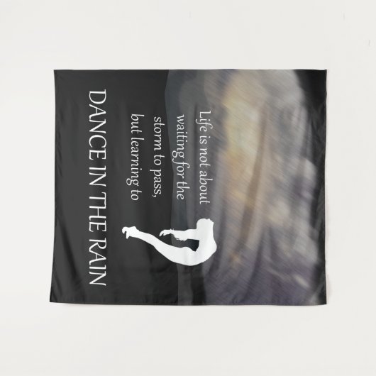 Tanz im Regentanz Wandteppich (Vorderseite (Horizontal))