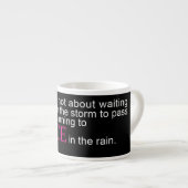 Tanz in der Regen-Brustkrebs-Bewusstseins-Tasse Espressotasse (Vorderseite Rechts)