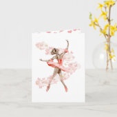 Tanzballerina mit Schmetterling. Karte (Gelbe Blume)