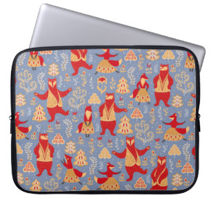 Tanzbären und Füchse in einem magischen Waldnaht Laptopschutzhülle