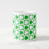 Tanzen Grün und Weiß Kleeblatts St Pats Irish Jumbo-Tasse (Vorderseite)