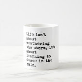 Tanzen in den Regen Kaffeetasse (Mittel)