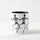 Tanzen-Skelette (Halloween) Tasse (Zentrum)