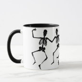 Tanzen-Skelette (Halloween) Tasse (Links)