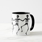 Tanzen-Skelette (Halloween) Tasse (VorderseiteRechts)