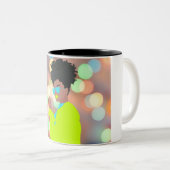 Tanzende Königin. Zweifarbige Tasse (VorderseiteRechts)