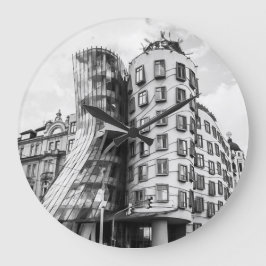 Tanzendes Gebäude in Prag Große Wanduhr