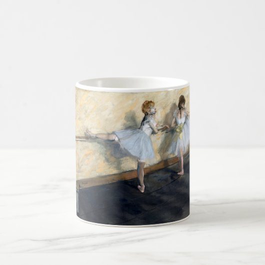 Tänzer, die im Barre spielen, Edgar Degas Kaffeetasse (Mittel)