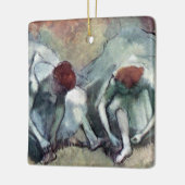 Tänzer, die von Edgar Degas ihre Schuhe schnappen Keramikornament (Links)