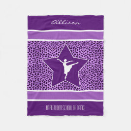 Tänzer im lila Cheetah-Druck mit Monogramm Fleecedecke