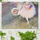 Tänzer mit einem Bouquet von Blume von Edgar Degas Handtuch (Gefaltet)