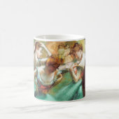 Tänzer Rosa und Grün von Edgar Degas Kaffeetasse (Mittel)