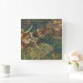 Tänzer vier entgasen vorbei quadratische Uhr (Zuhause)