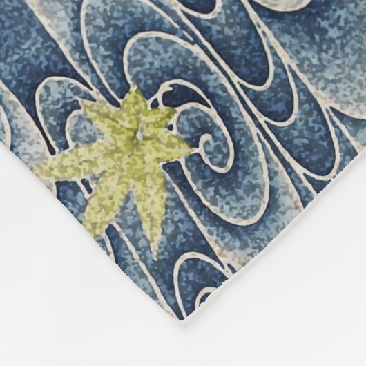 TANZKIMONO, WASSER, FALLENDE BLÄTTER FLEECEDECKE (Ecke)