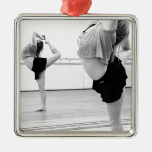 Tanzmädchen Ornament Aus Metall