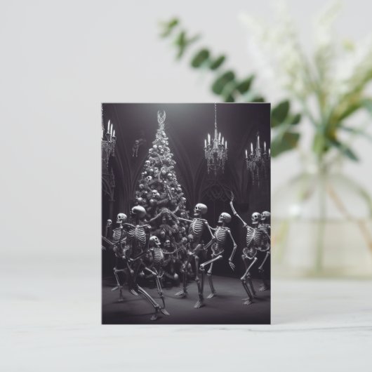 Tanzmakabre Weihnachten Skelette um den Baum Postkarte (Stehend Vorderseite)