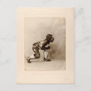 Tanzmaske "Toboggan Frau" von Lavinia Schulz Postkarte