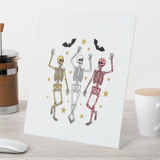 Tanzskeleton Halloween Sockelschild (In Situ)