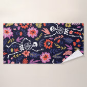 Tanzskelette im Blumengartenmuster Badehandtuch (Badehandtuch)