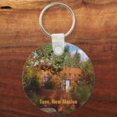 Taos Adobe Casita am Morgen Sonnenlicht Schlüsselanhänger (Vorderseite)