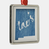 Taos New Mexico Wood Grain Ornament Aus Metall (Rechts)